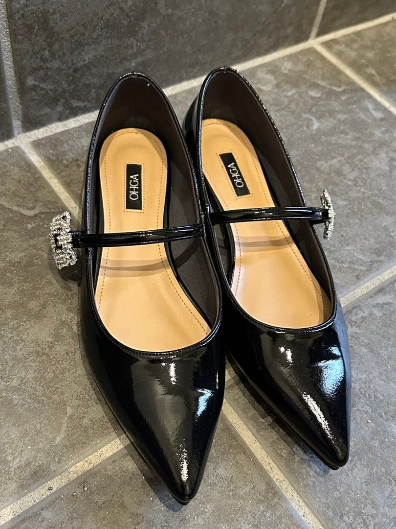 美品♡OHGA ビジュー付きポインテッドトゥフラットシューズ