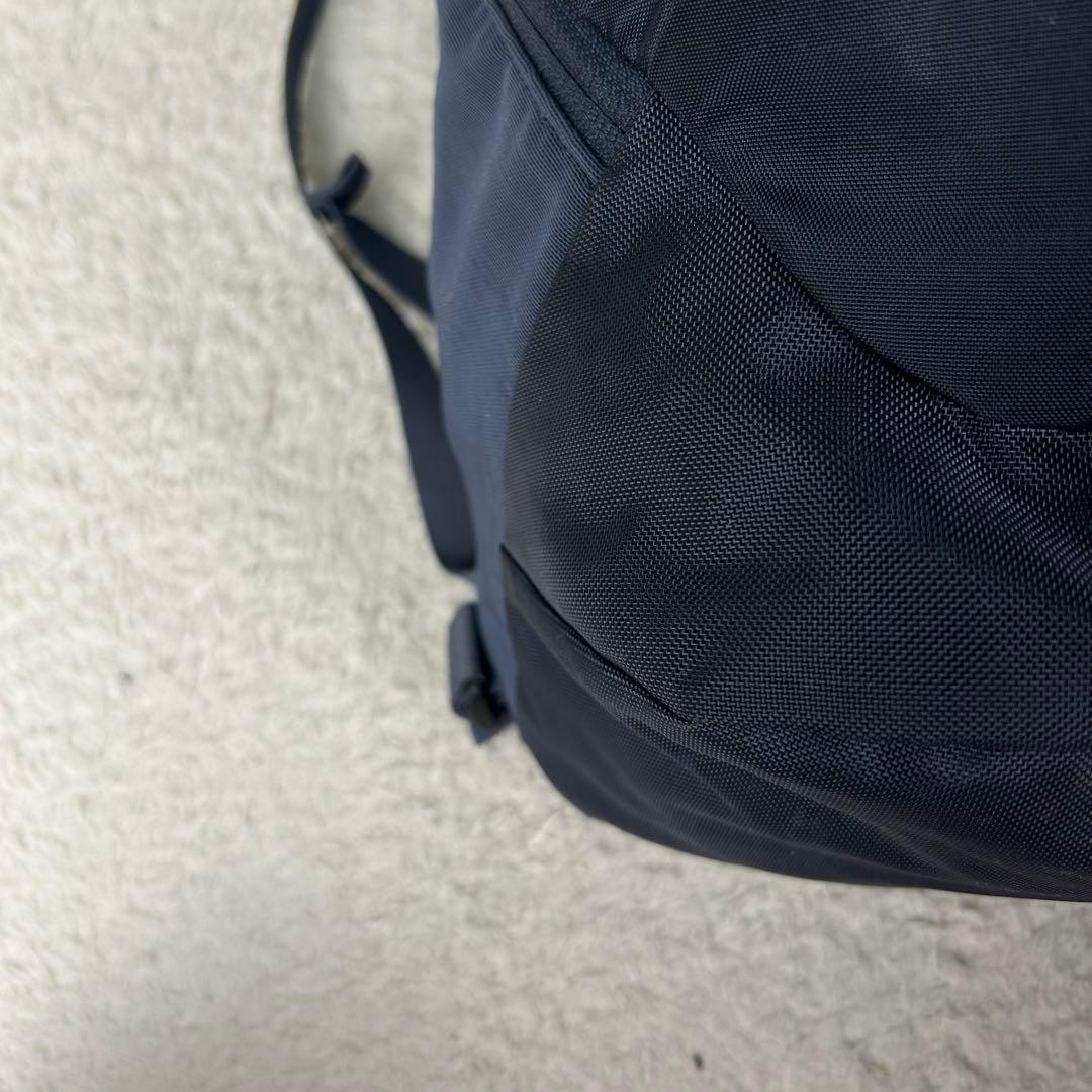 希少 アークテリクス mantis 26 チャコールネイビー 廃盤