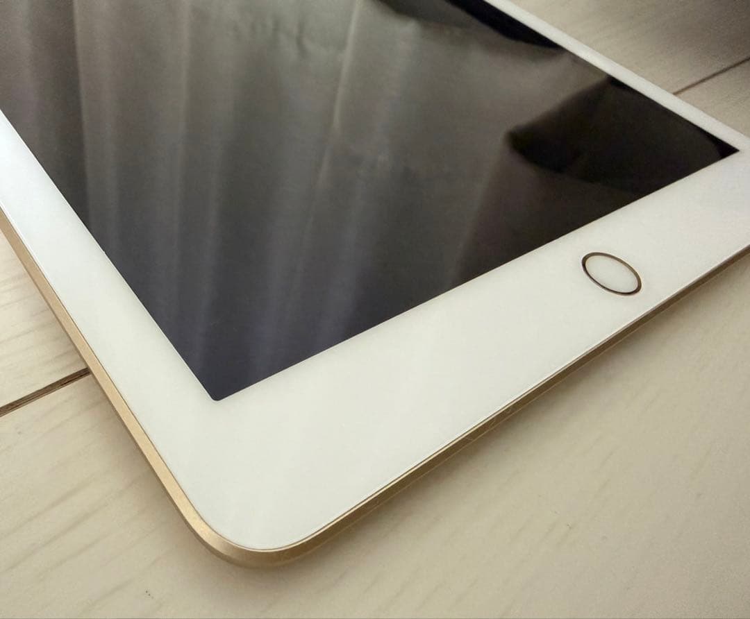 極美品 修理歴無【動作確認・初期化済】iPad 第5世代 128GB A1822