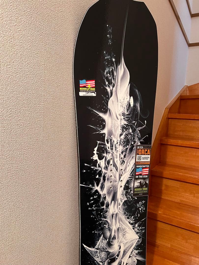 Lib Tech スノーボード 黒と白のデザイン