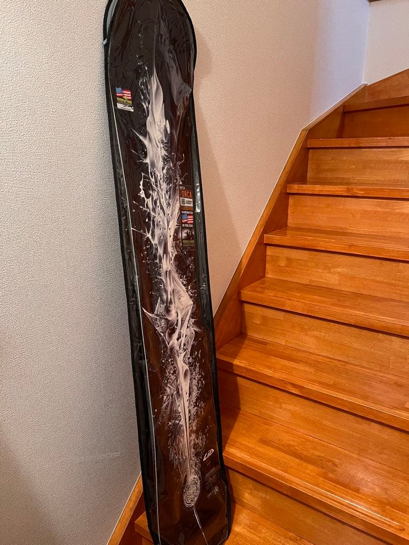 Lib Tech スノーボード 黒と白のデザイン
