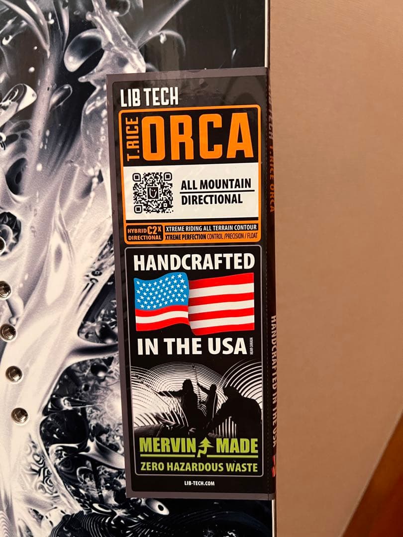 Lib Tech スノーボード 黒と白のデザイン