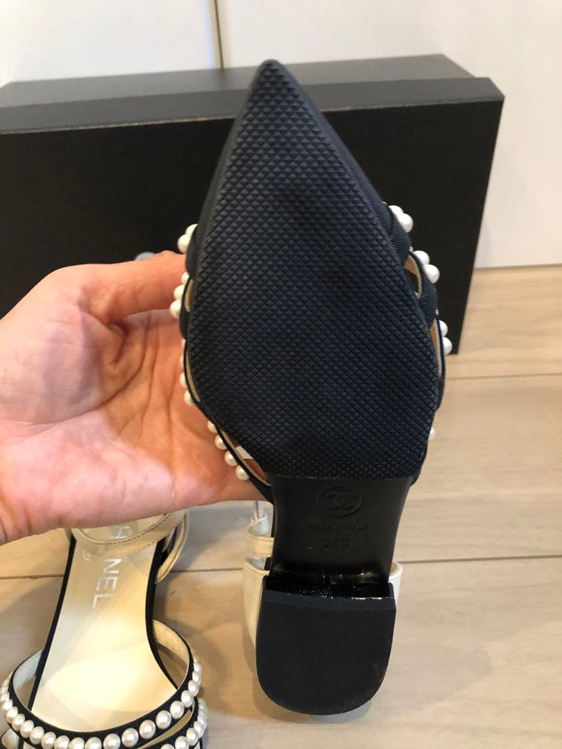 シャネル　CHANEL パール付きフラットパンプス