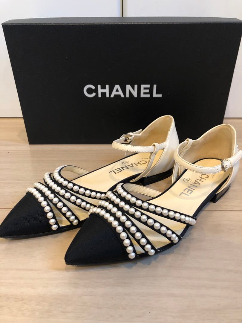 シャネル　CHANEL パール付きフラットパンプス