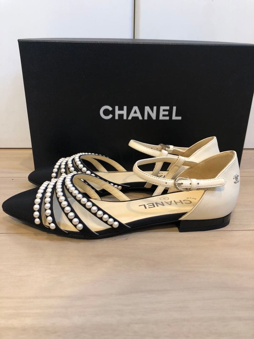 シャネル　CHANEL パール付きフラットパンプス