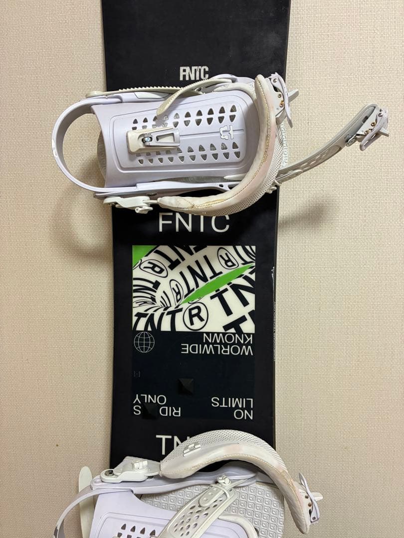 FNTC スノーボードセット ホワイトバインディング