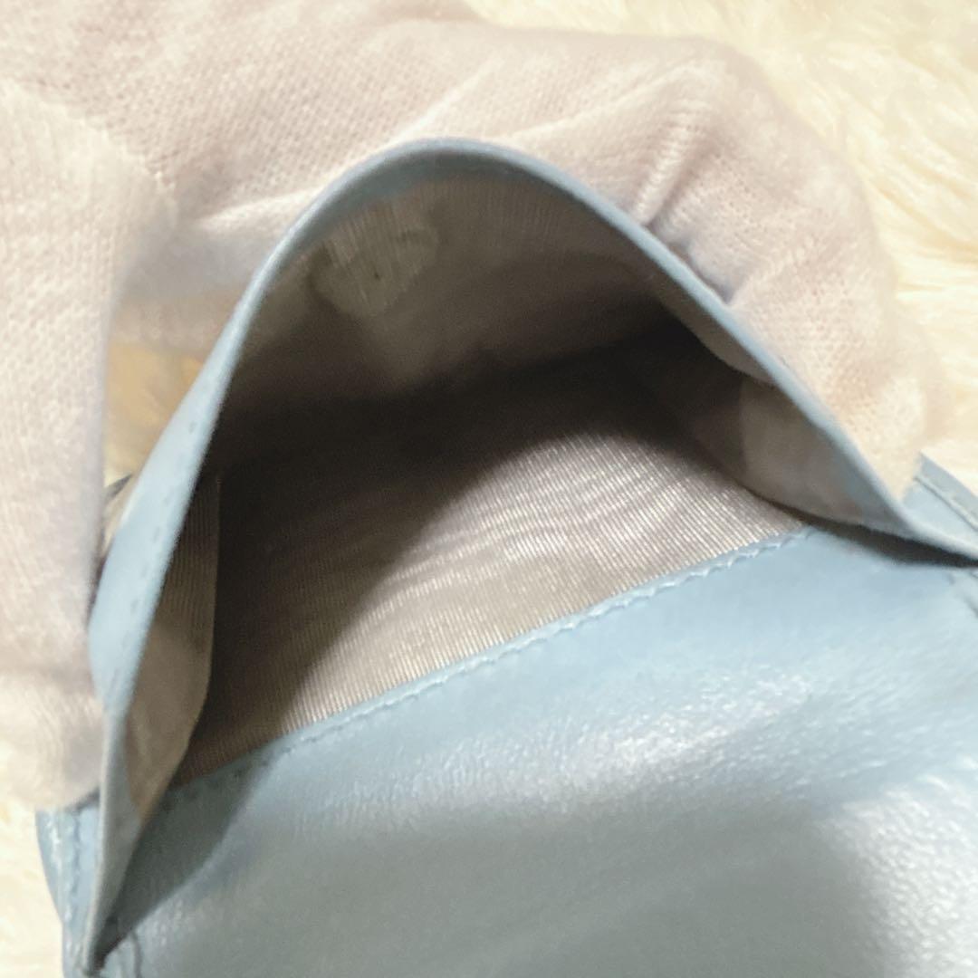 極美品✨️miumiu マテラッセ 二つ折り財布 ロゴ金具 ブルー 現行ロゴ