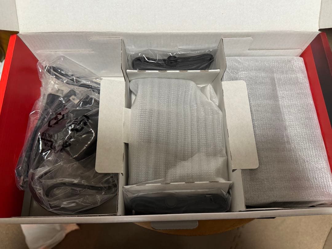 Nintendo Switch 本体　ネオン