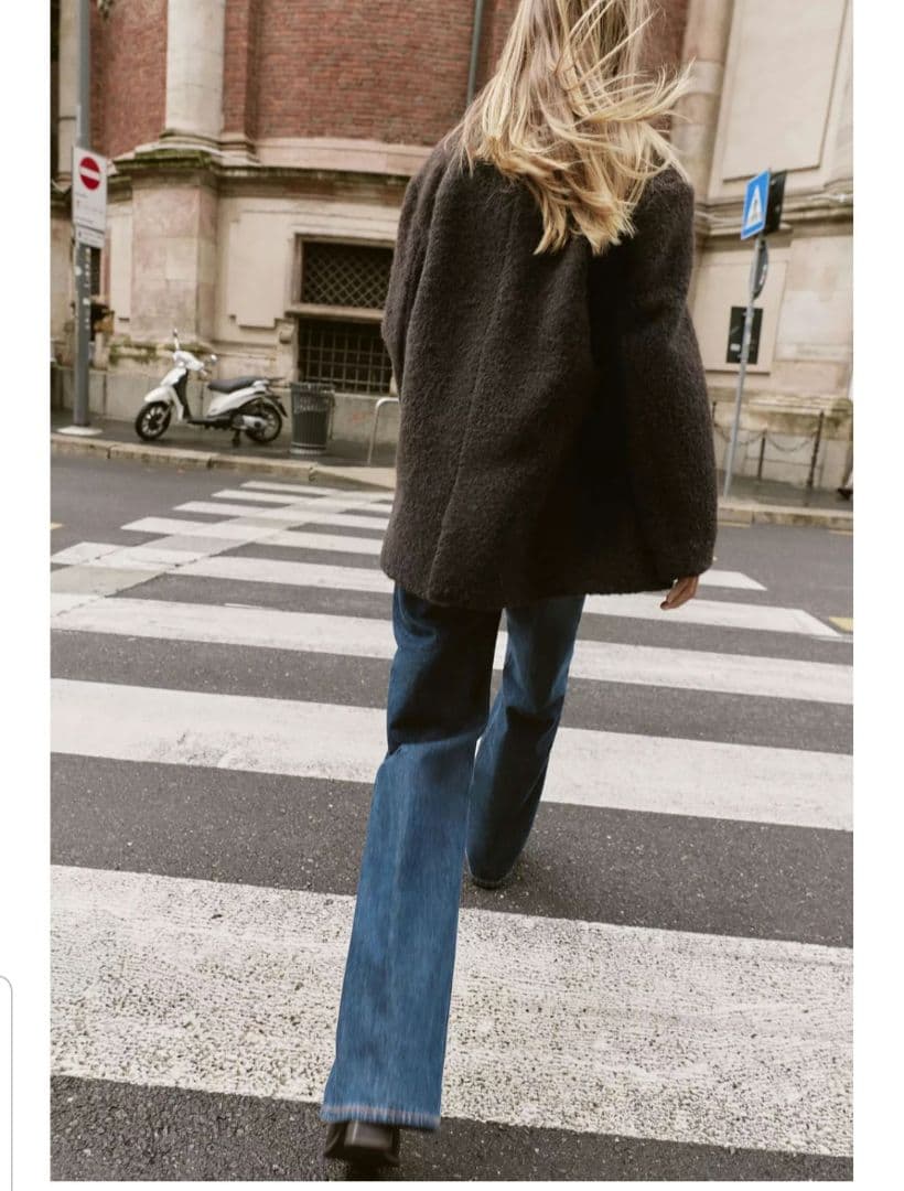 【大人気】ZARA ブークレダブルブレストミディ丈コート （L）