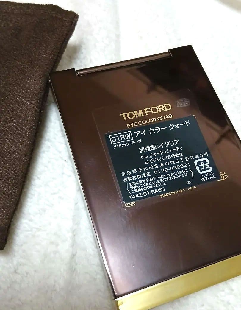 TOM FORD アイ カラー クォード 01RW メタリックモーブ