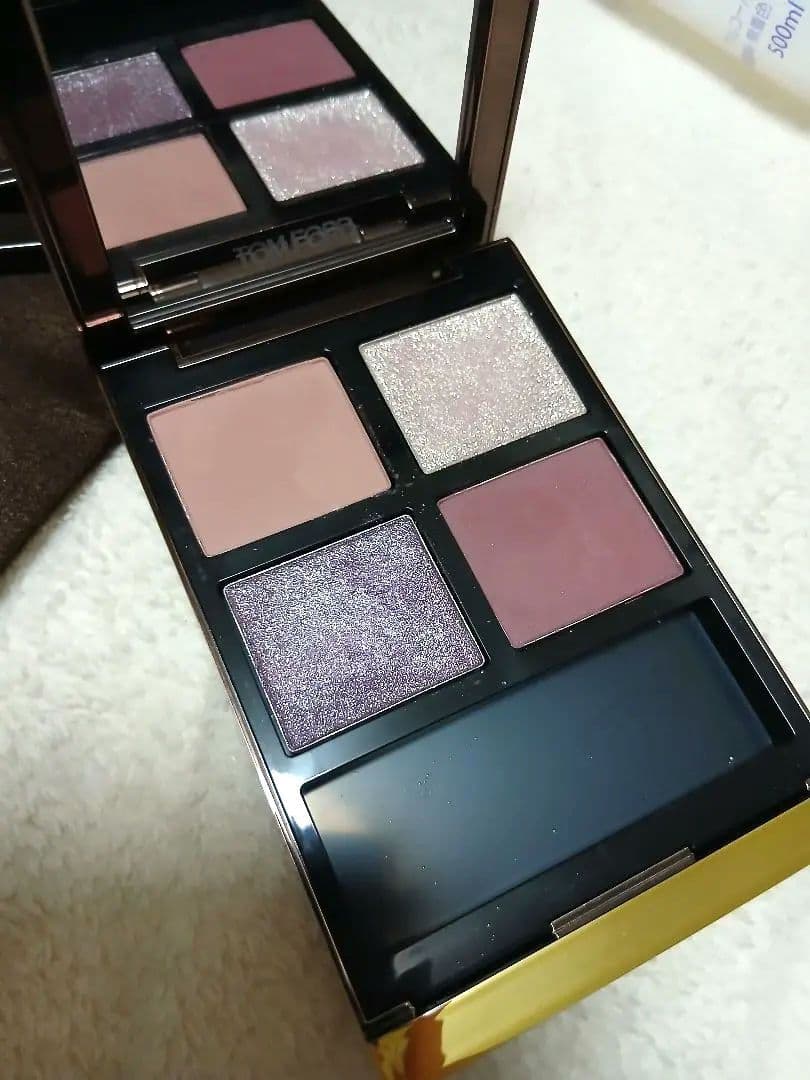 TOM FORD アイ カラー クォード 01RW メタリックモーブ