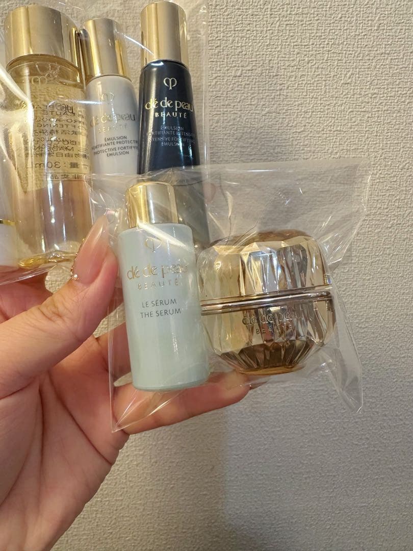 20817円相当⭐クレドポーボーテ♡ラ・クレーム♡特製サイズラディアンス 資生堂