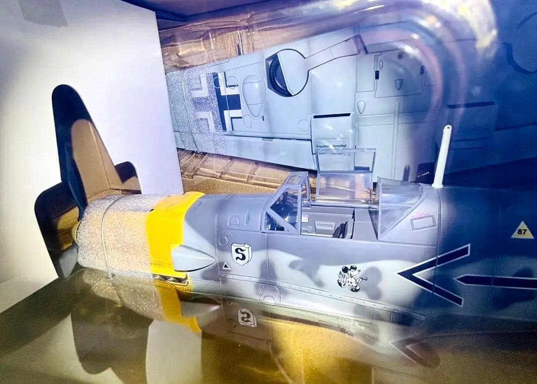 メッザーシュミット★1/18★スケールWW2モデル★BF109E ★フィギュア
