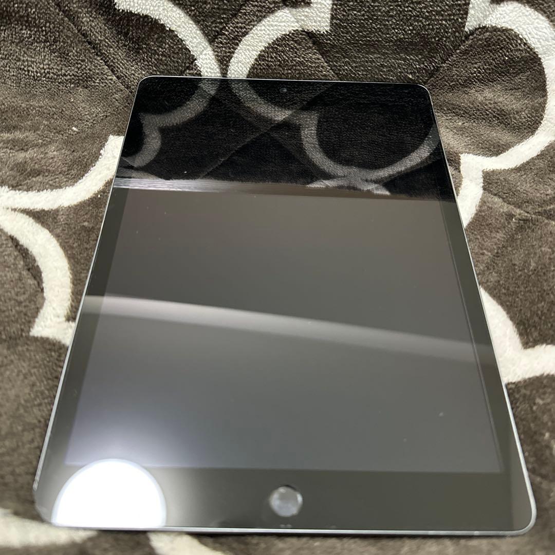 iPad 8世代　32GB Wi-Fiモデル 本体