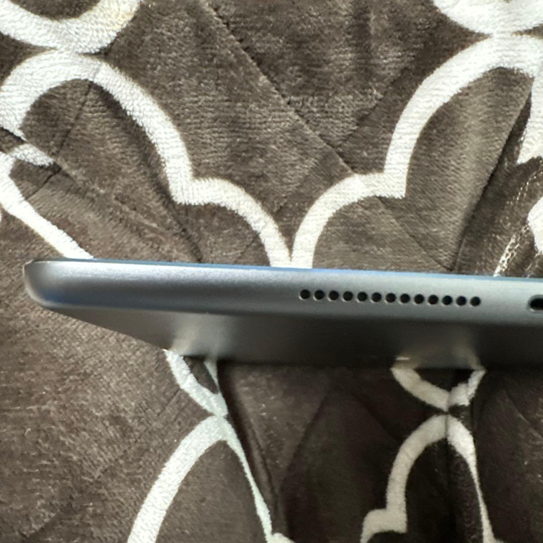 iPad 8世代　32GB Wi-Fiモデル 本体