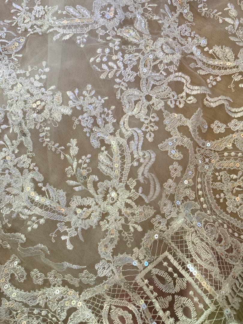 ウェディングドレス　パニエつき