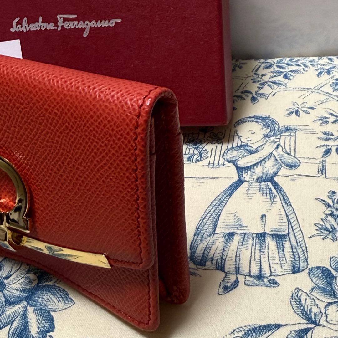 ライ　　フェラガモ　コーラル　カードケース　キーケース
