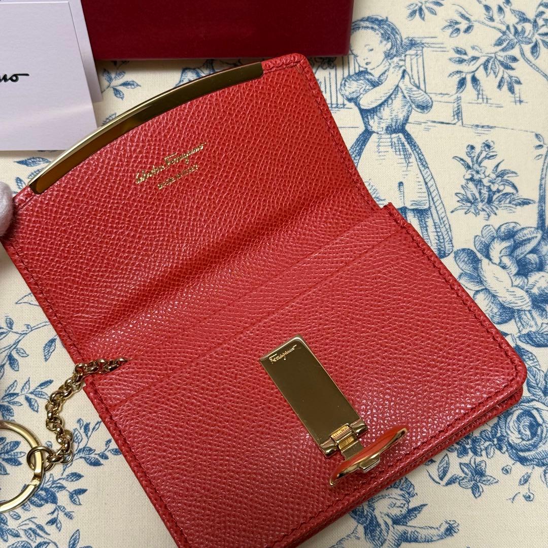 ライ　　フェラガモ　コーラル　カードケース　キーケース