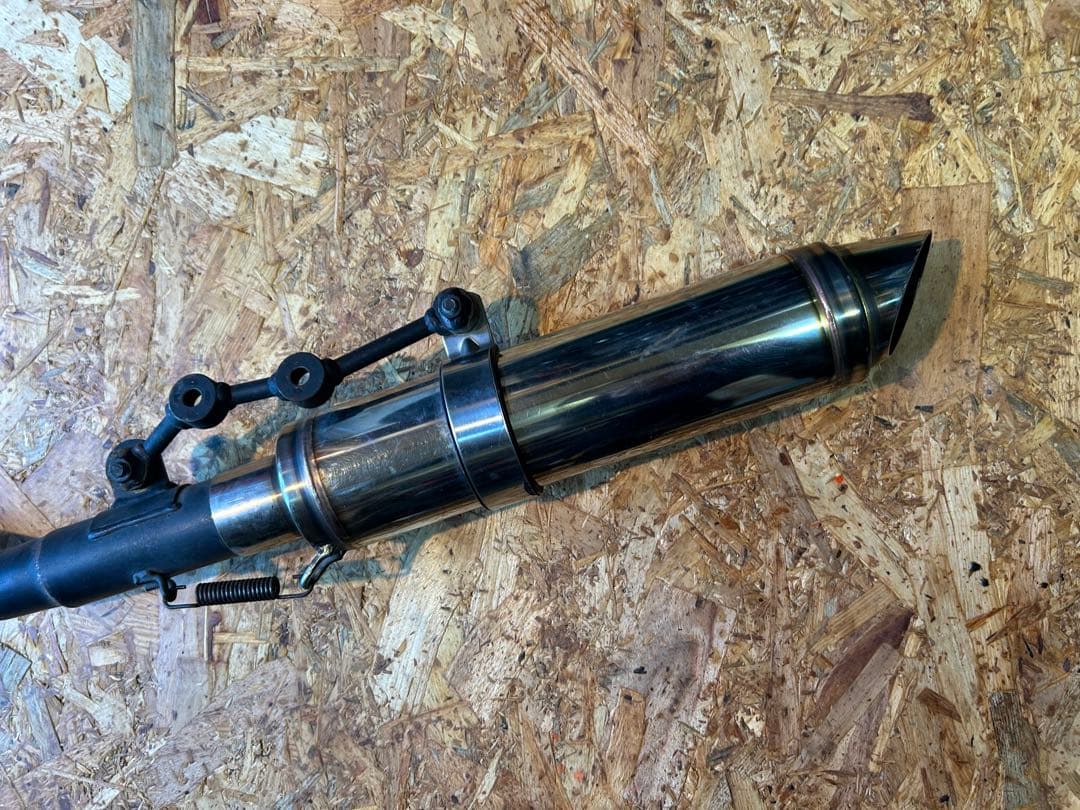 XR100モタード　マフラー　BURIAL ベリアル