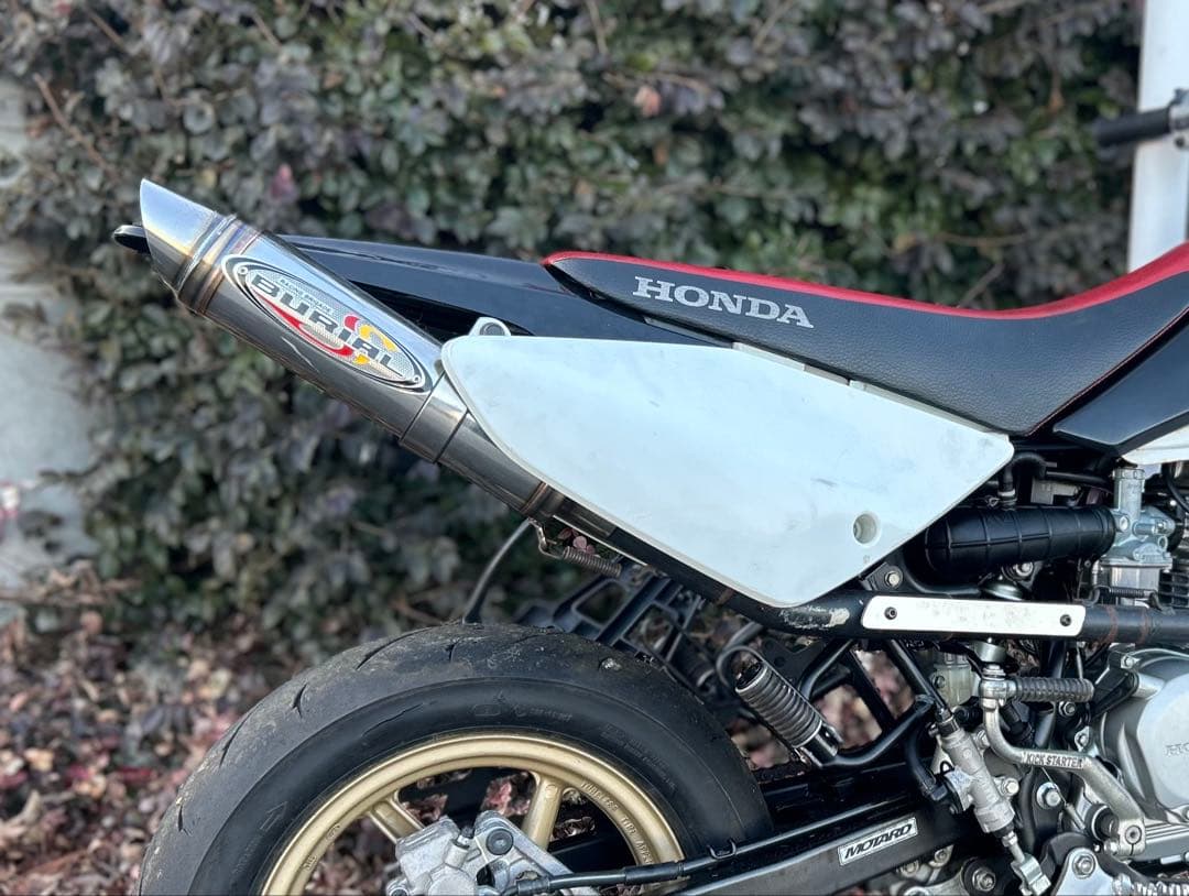 XR100モタード　マフラー　BURIAL ベリアル