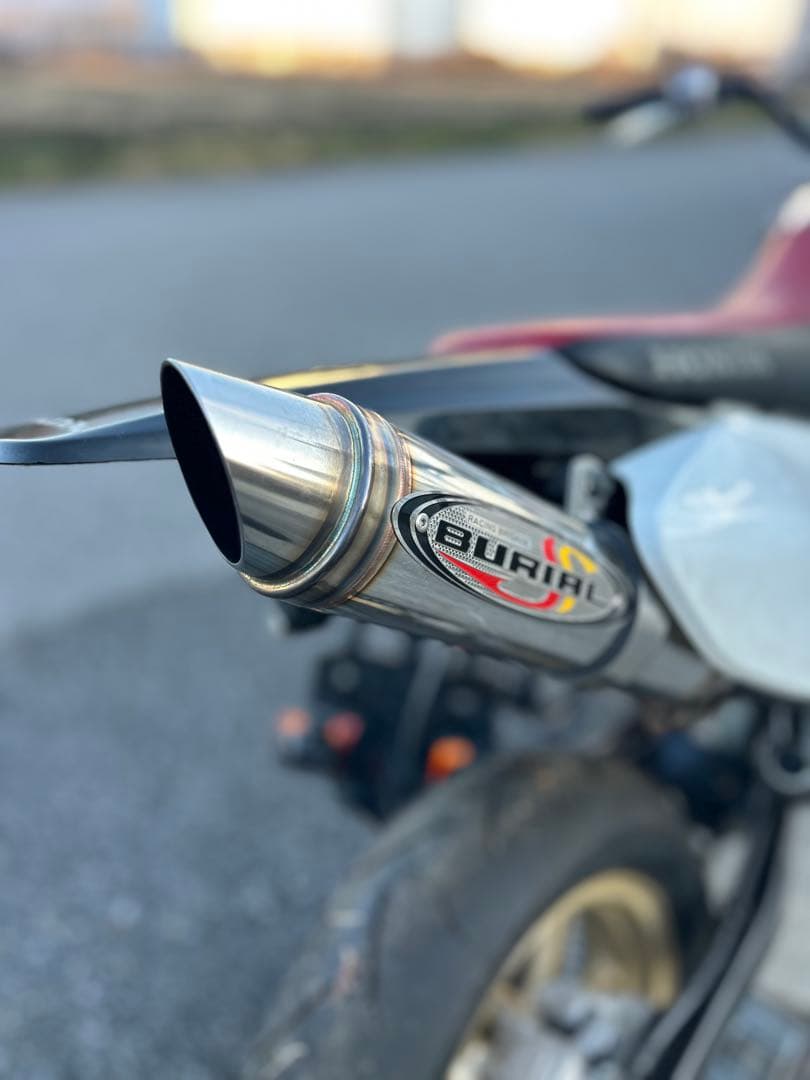 XR100モタード　マフラー　BURIAL ベリアル
