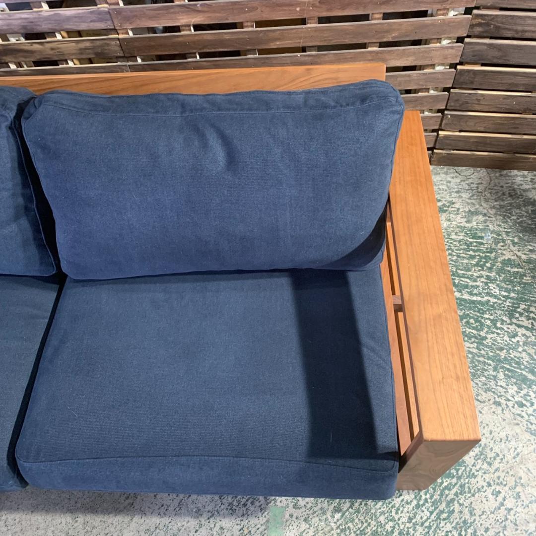 J819 3人掛けソファ + オットマンセット ネイビークッション 木製フレーム