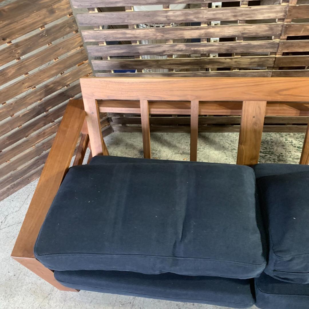 J819 3人掛けソファ + オットマンセット ネイビークッション 木製フレーム