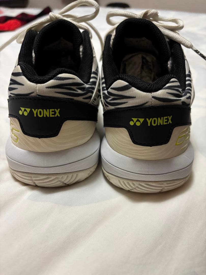 YONEX ヨネックス　桃田モデル　バドミントンシューズ