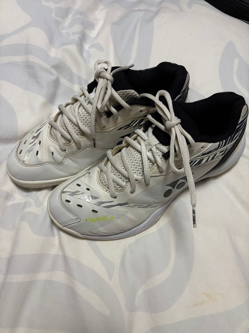 YONEX ヨネックス　桃田モデル　バドミントンシューズ