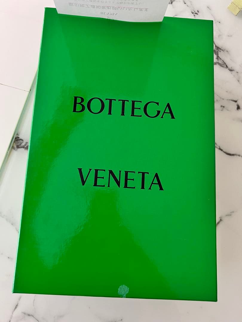 新品BOTTEGA VENETA グリーン スライドサンダル 24.5cm