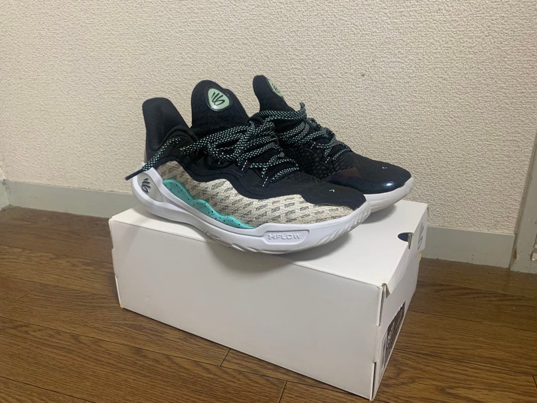 週末限定値下げ curry11 27㎝ アンダーアーマー カリー バッシュ