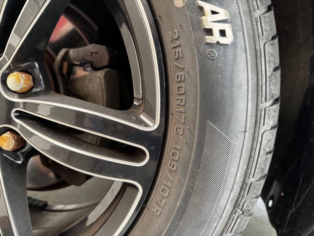 ハイエース17インチバッドラッカーホイール