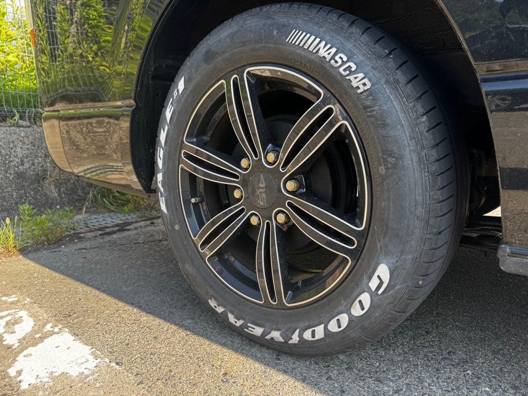 ハイエース17インチバッドラッカーホイール