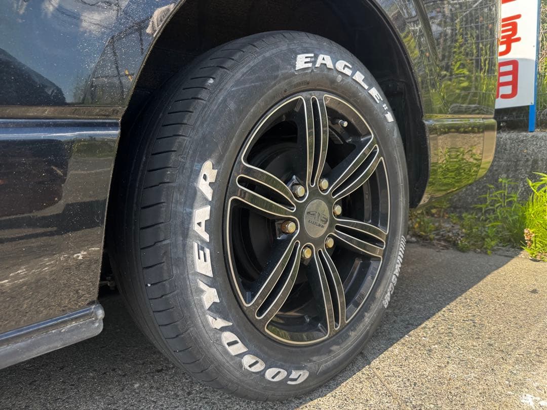 ハイエース17インチバッドラッカーホイール