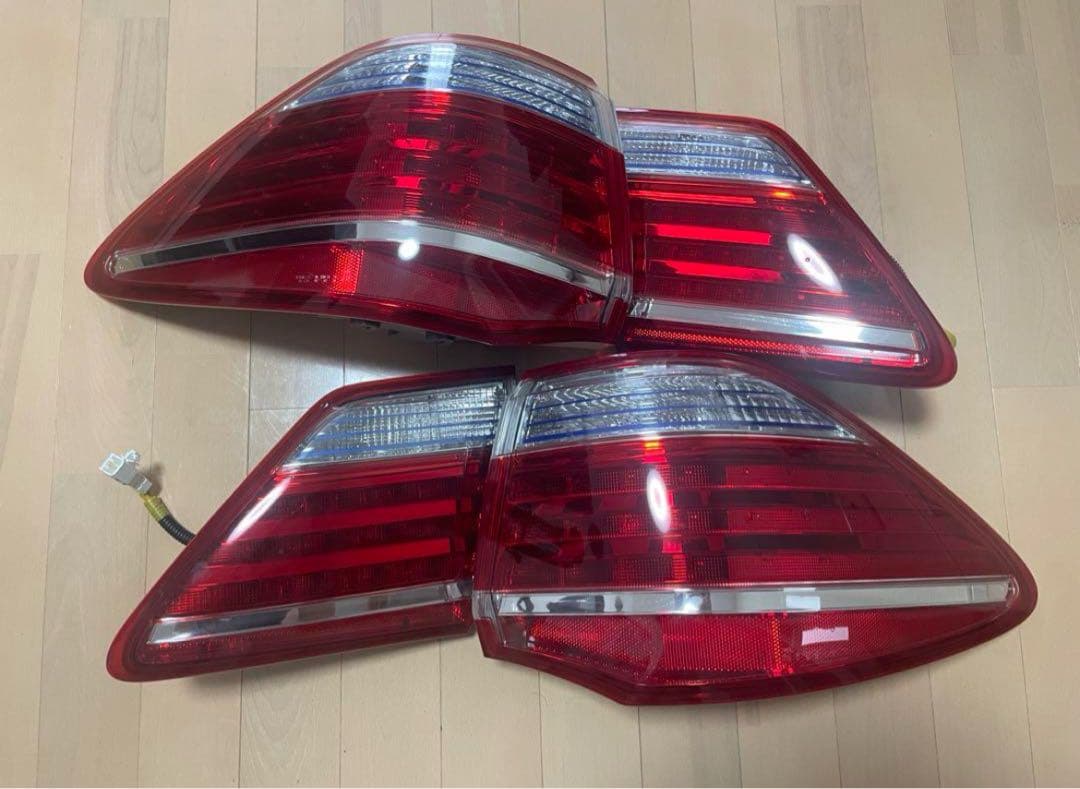 20クラウンハイブリッドテールランプ