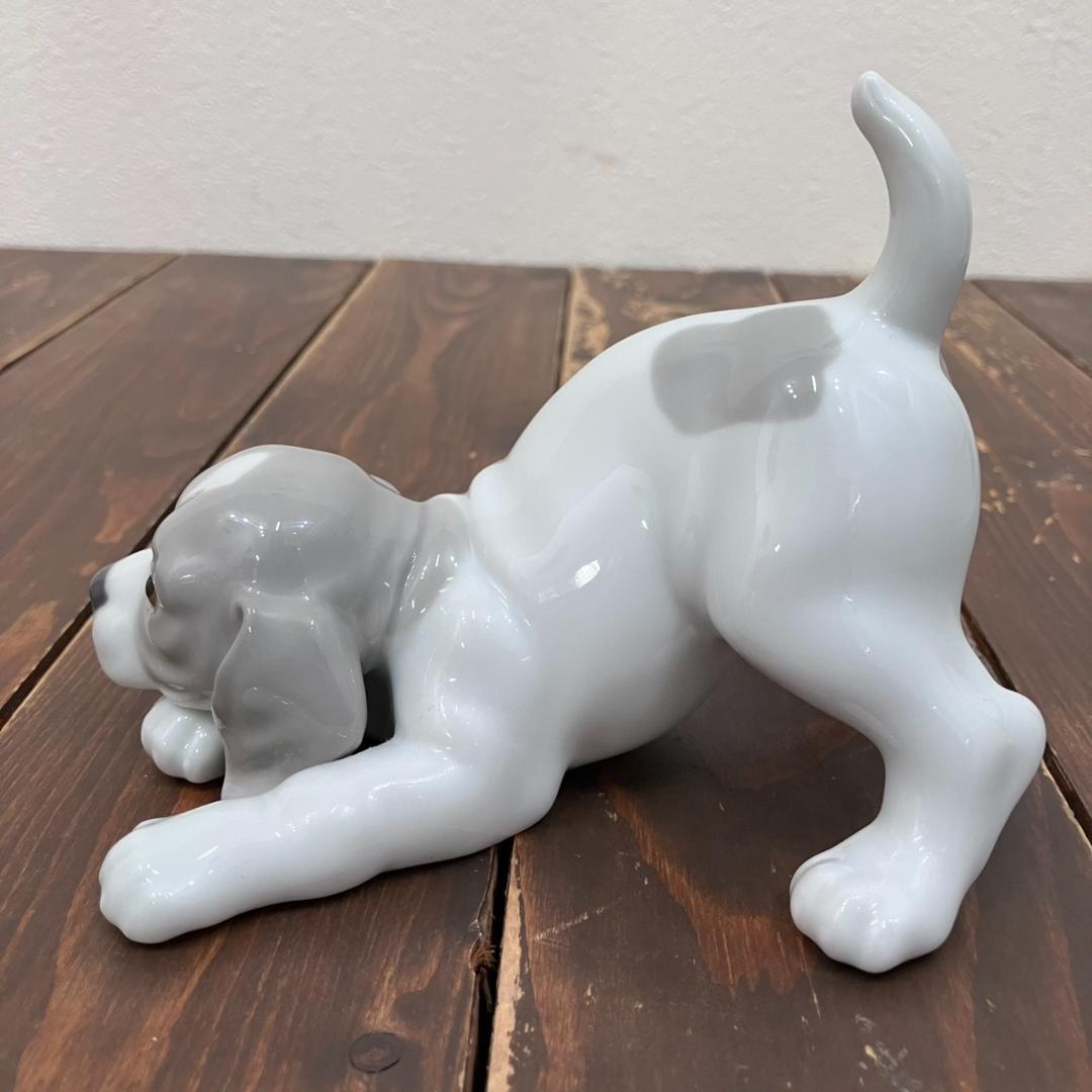 リヤドロ　LLADRO　むじゃきなビーグル　おしりを立てて　陶器　置物