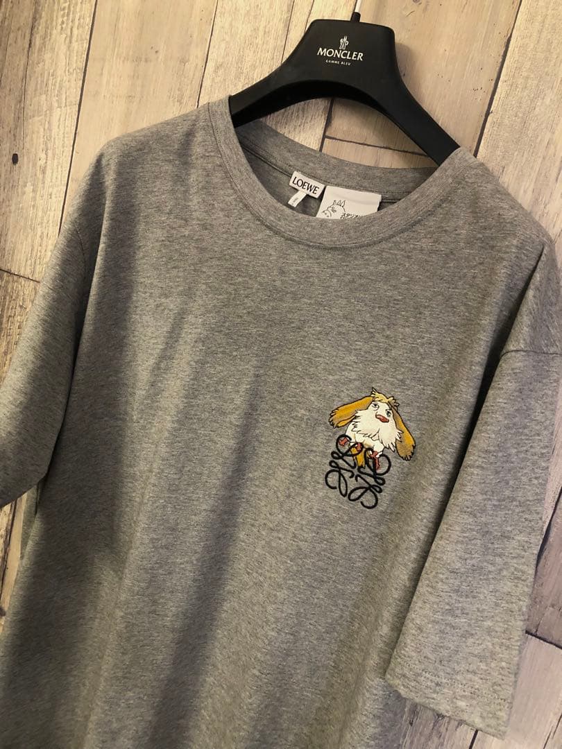 ロエベ 本物 新作 ジブリ LOEWE ハウル ロゴ Tシャツ グレー Lサイズ