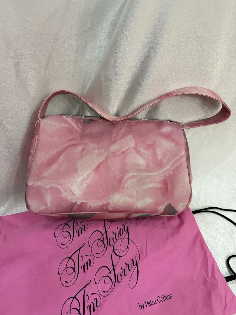 I’m sorry by Petra Collins ピンク ショルダーバッグ