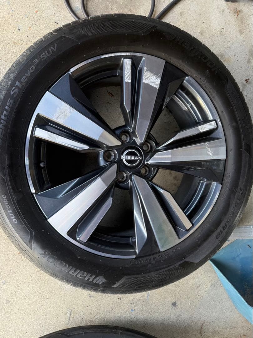 Nissan 19インチホイール