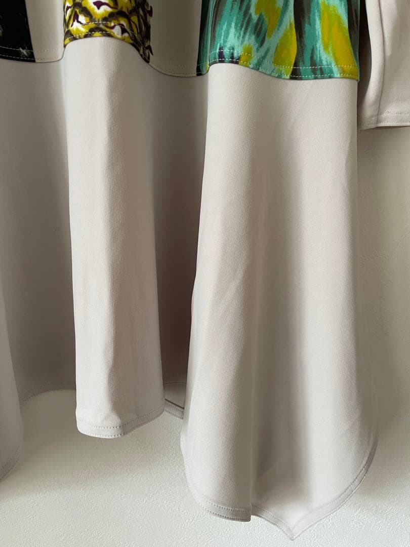 トクコプルミエブォル/アートワークAラインチュニックワンピース