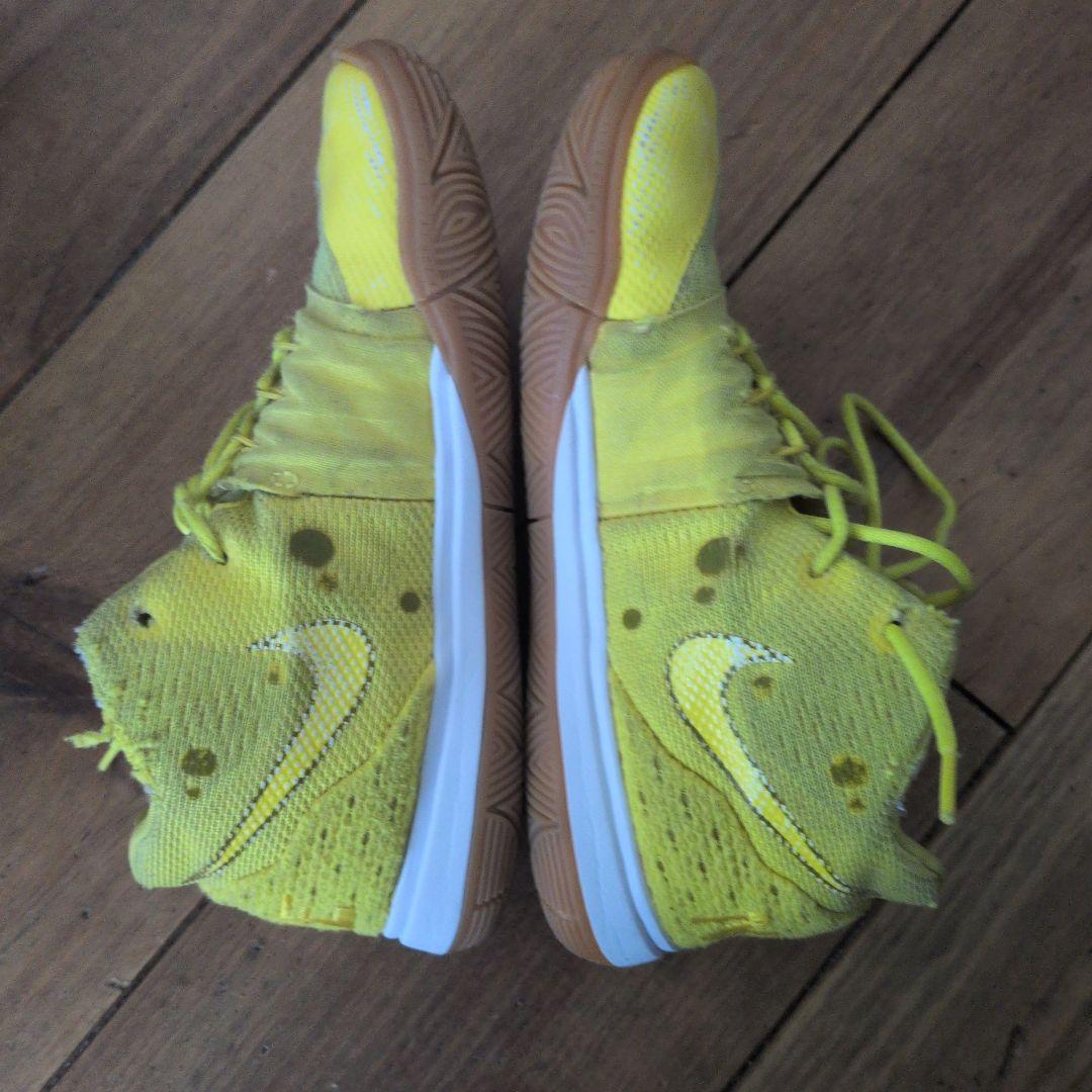 Nike　カイリースポンジボブ　イエロー