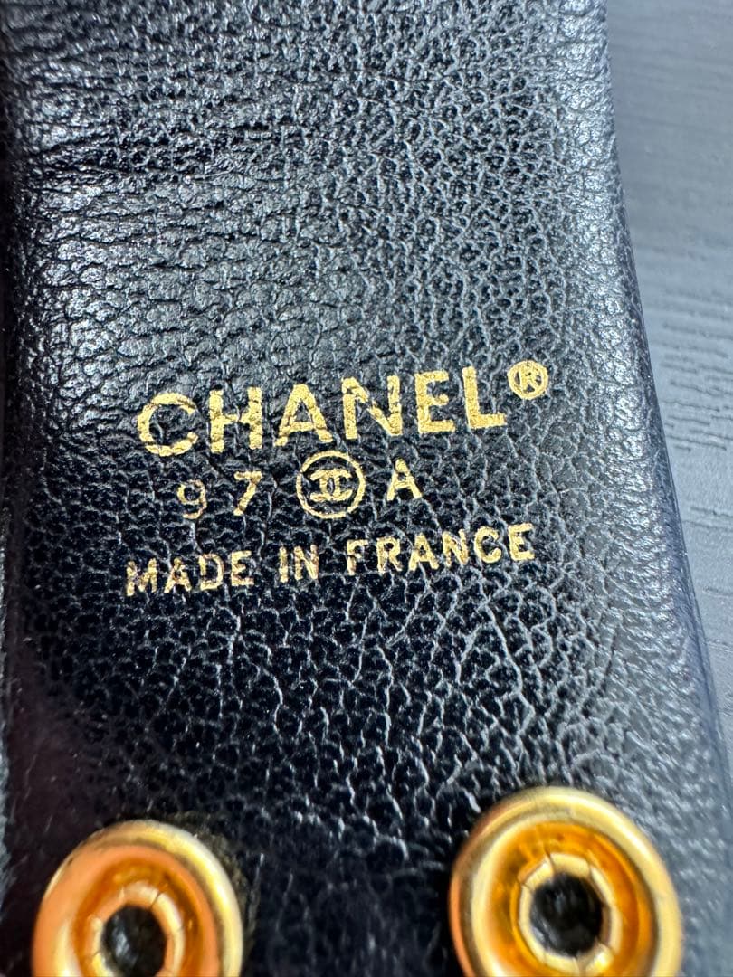 O611 CHANEL ブラック キルティング バングル