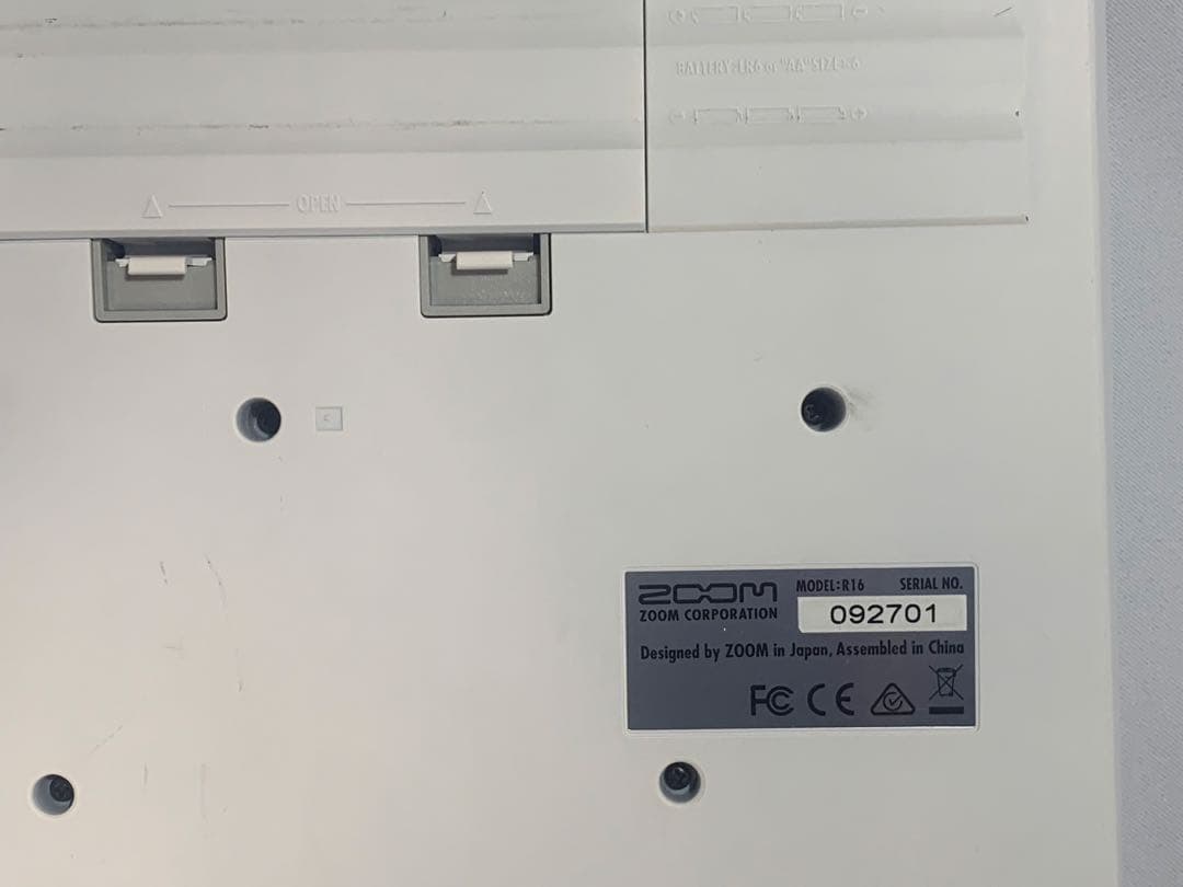 ZOOM R16 MTR マルチトラックレコーダー