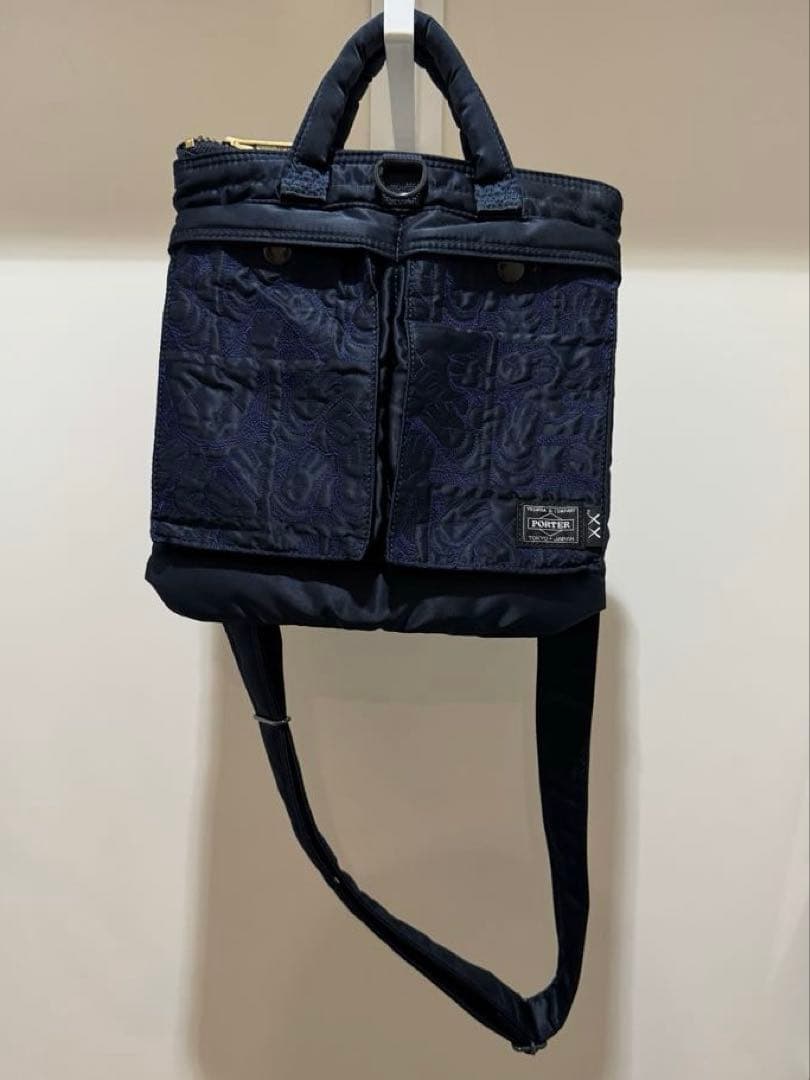 t*s様 新品　未使用　完売品　希少　kaws ポーター　ヘルメット　バック