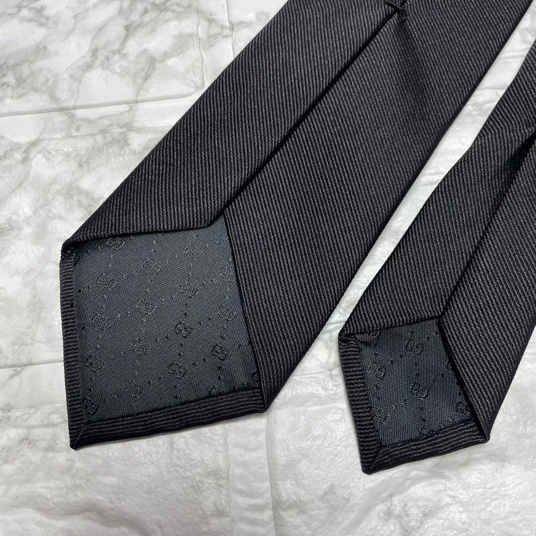 グッチ　GUCCI ネクタイ　ソリッドタイ　ヘビ　スネーク　アニマリエ　スーツ