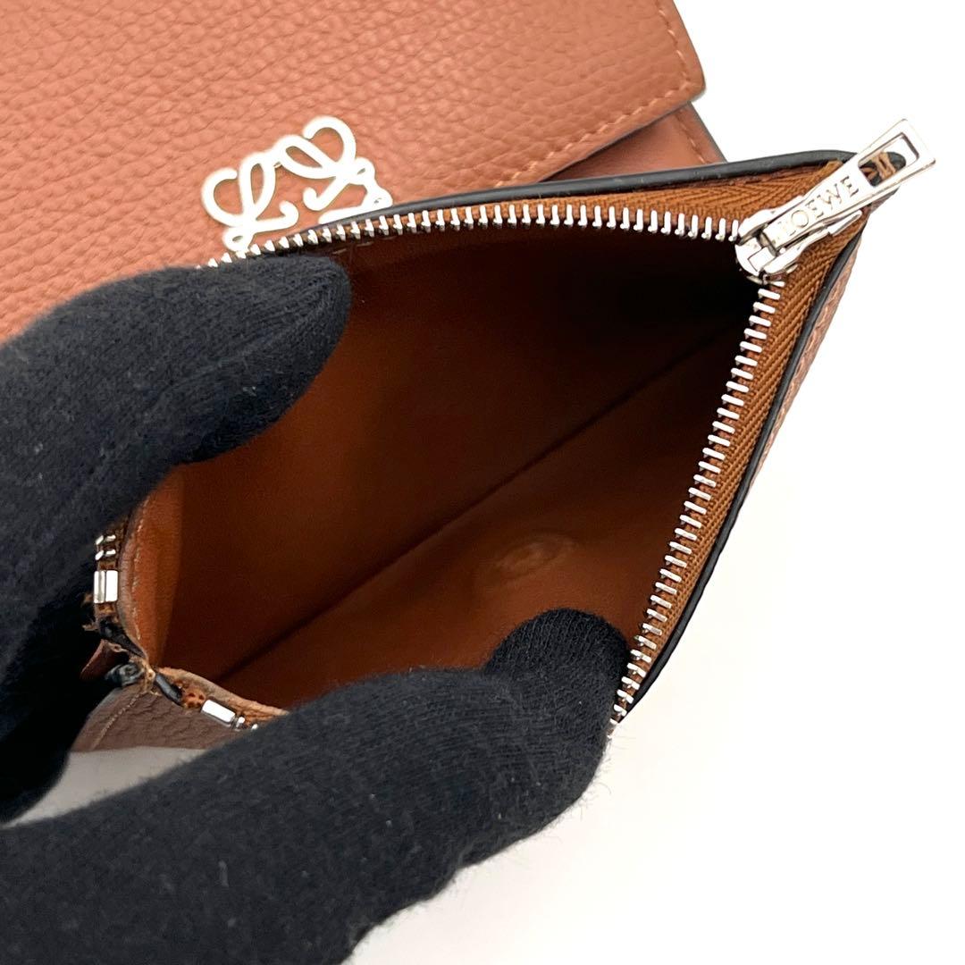 【美品】ロエベ トライフォールドウォレッ3つ折り財布 ブラウン コンパクト