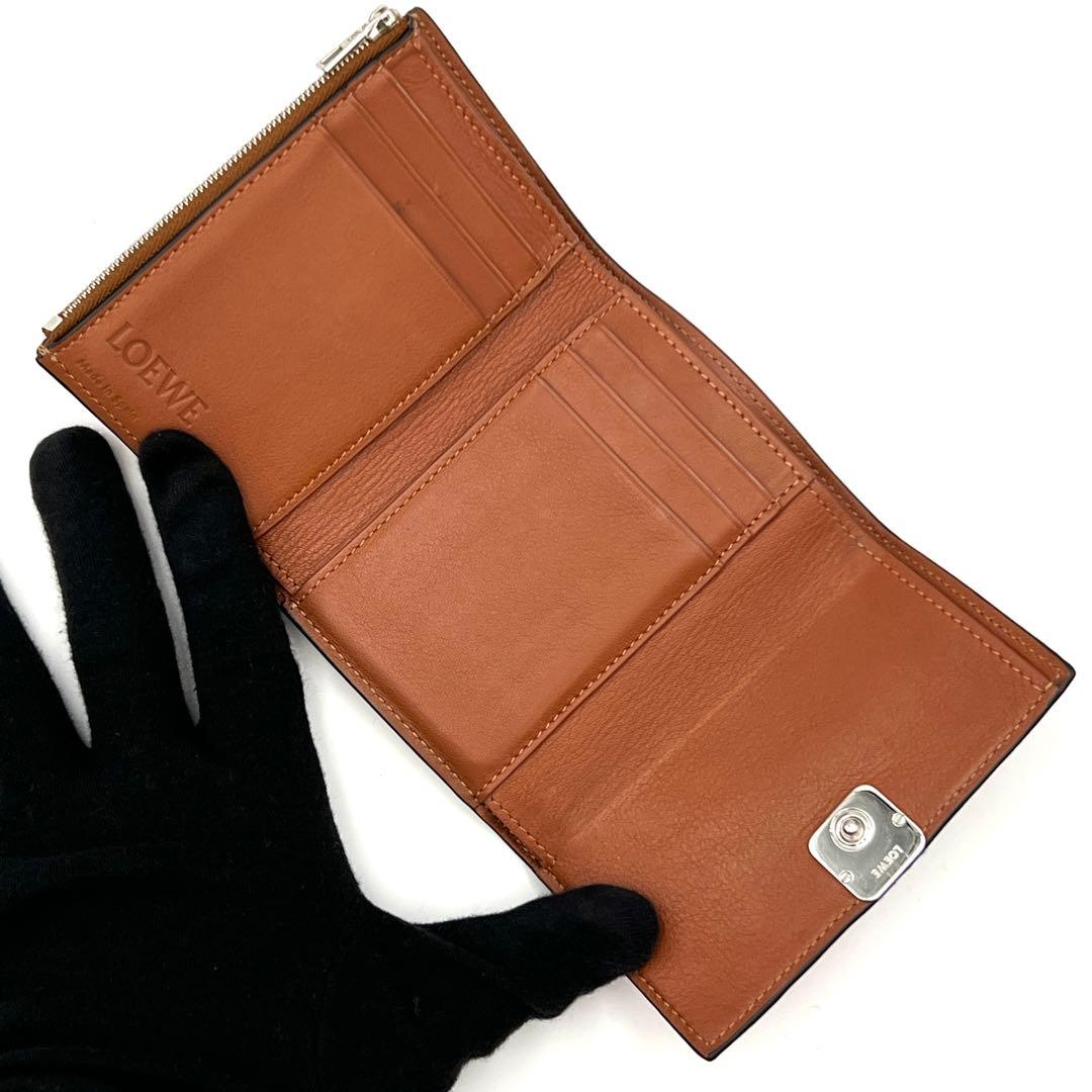 【美品】ロエベ トライフォールドウォレッ3つ折り財布 ブラウン コンパクト