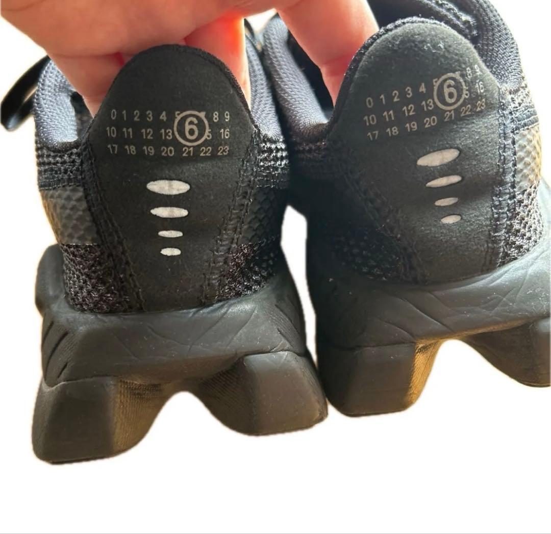 MM6 x SalomonコラボのSPECTUR 2スニーカー