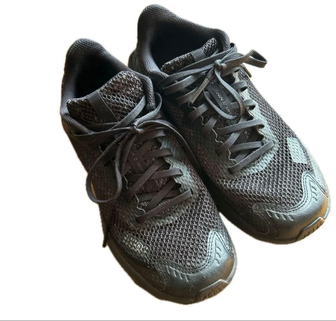 MM6 x SalomonコラボのSPECTUR 2スニーカー