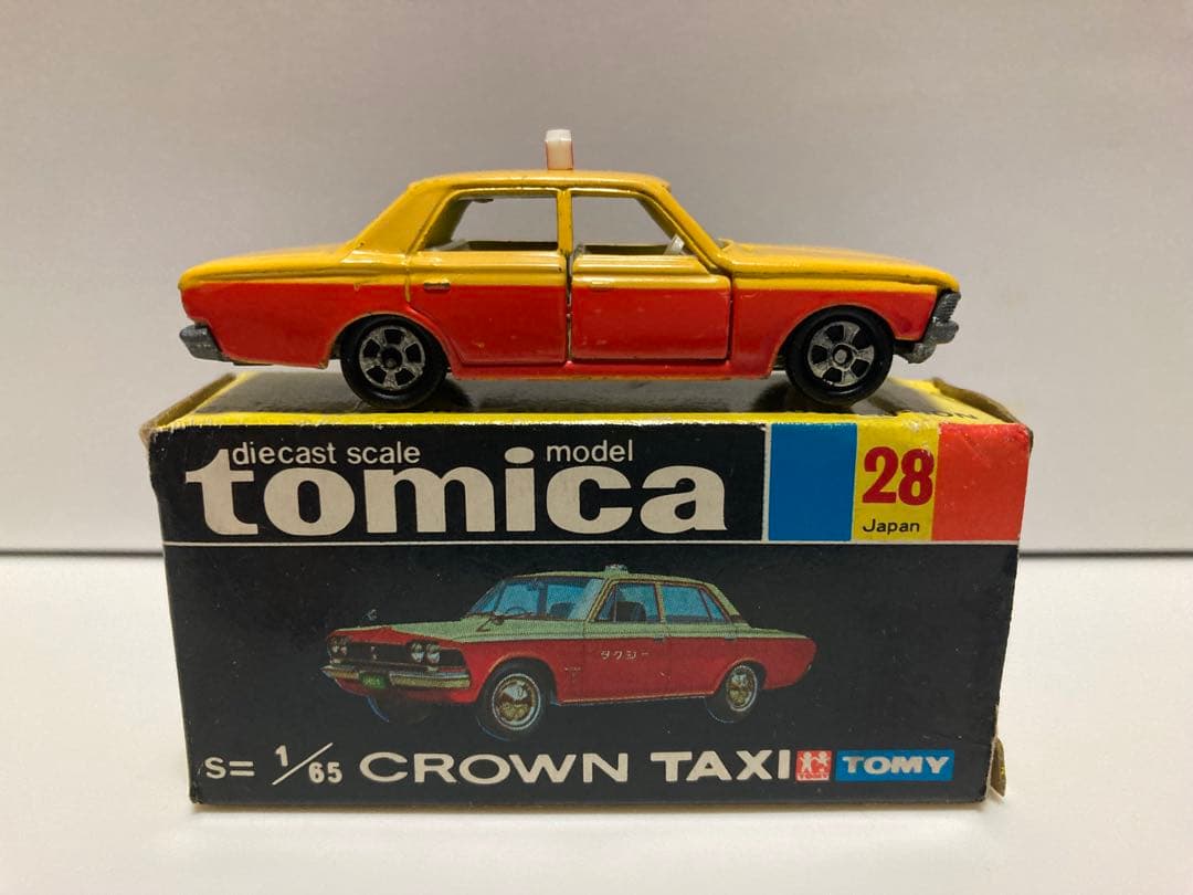 トミカ　日本製　トヨタ　クラウンタクシー　1Aホイール　色指定箱　シール付き